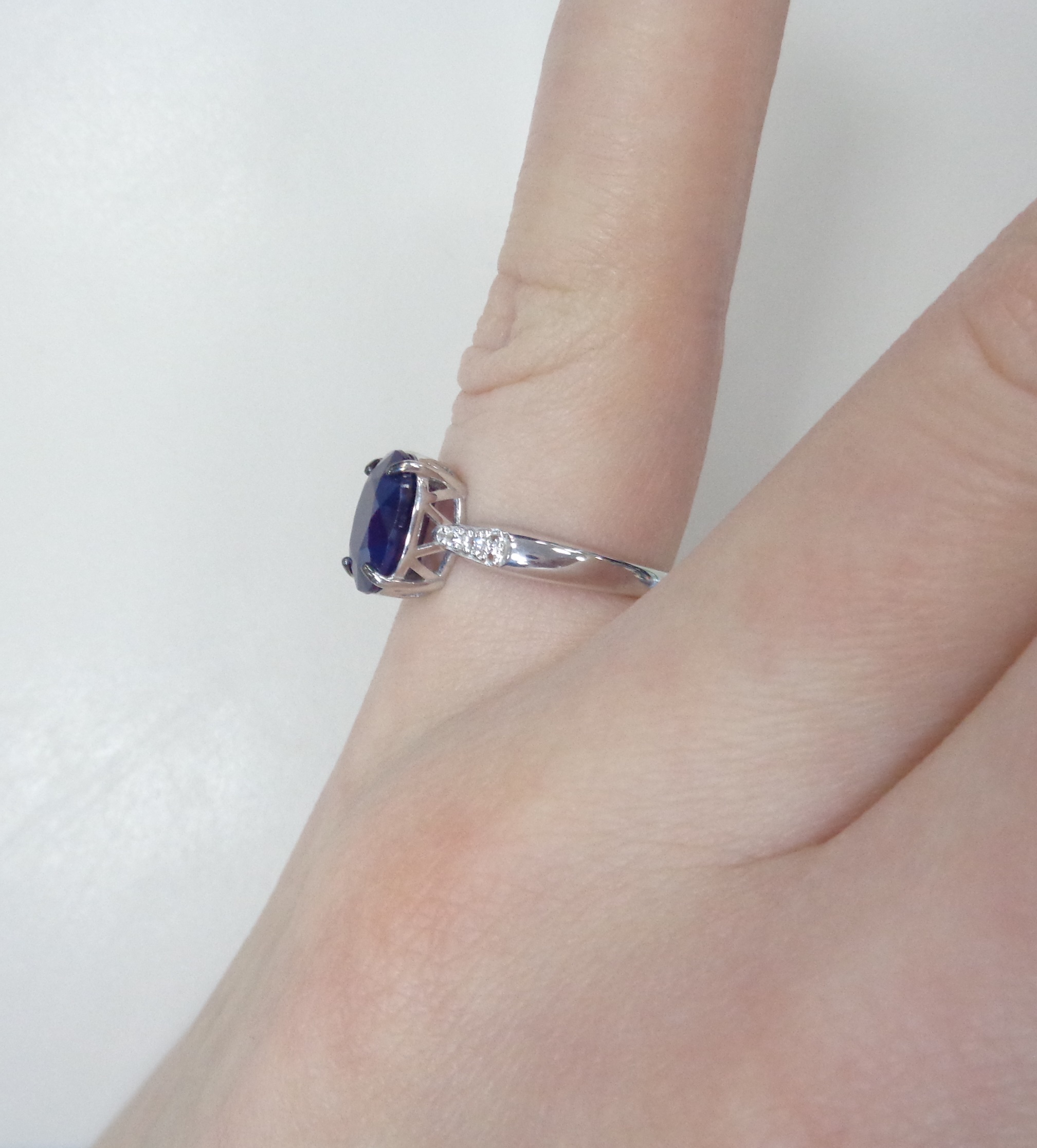 Серебряное кольцо с сапфиром